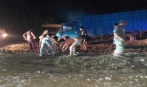 kerusakan jalan tanjab timur