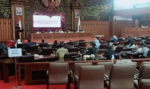 abdullah sani paripurna dprd jambi