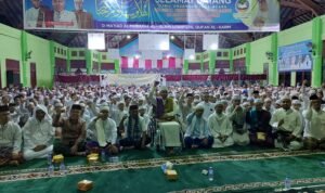 al haris bersama pimpinan dan ribuan santri ponpes al mubarak