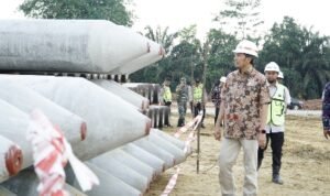 edi purwanto tinjau jalan tol jambi betung