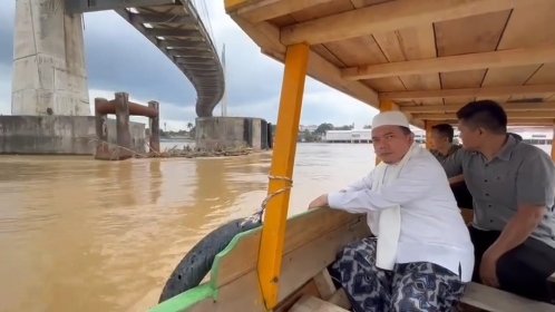 al haris tinjau jembatan gentala arasy
