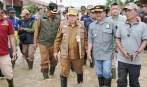 al haris tinjau banjir di kerinci dan sungai penuh