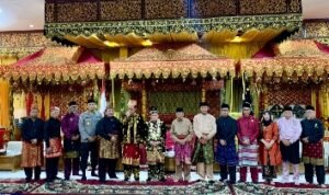 penganugerahan gelar kehormatan adat ahmadi noor supit