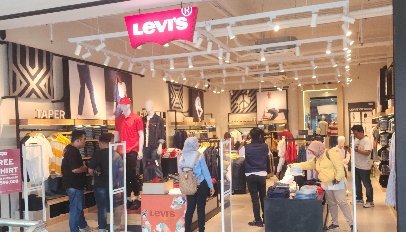 levis store jambi