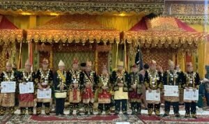 edi purwanto hadiri penyerahan gelar adat jambi ke 13 tokoh di balairung lam jambi