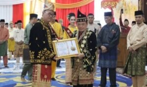 ahmadi noor supit dianugerahi gelar kehormatan adat dari lam jambi
