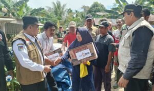 al haris salurkan bantuan korban banjir di madiangin