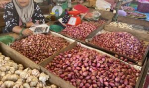 Sejumlah barang kebutuhan yang dijual di salah satu pasar