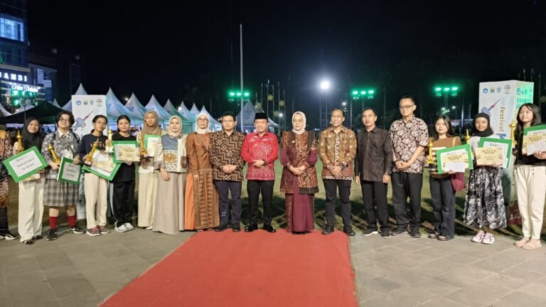 al haris hadiri malam puncak festival batanghari