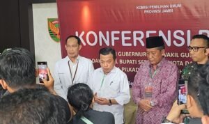 Al Haris dan Abdullah Sani usai menjalani pemeriksaan kesehatan