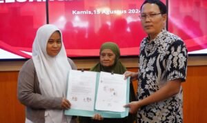 pemprov jambi fasilitas penyerahan tali asih ke keluarga nenek hafsah