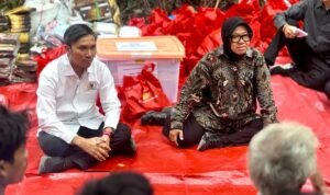 edi purwanto bersama meteri risma