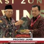 al haris terima penghargaan paritrana award 2024 dari wapres maaruf amin