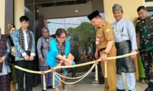 al haris resmikan gedung radioterapi rsud raden mattaher