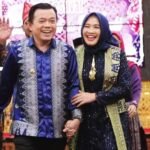 al haris dan hesti haris kenalkan tenun songket batik jambi di catwalk