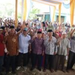 Calon Gubernur Jambi nomor urut 2 Al Haris bersama masyarakat Sarolangun