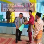 Al Haris saat menghadiri Festival Budaya Baju Kebaya dan Pacu Perahu Dusun Sarolangun