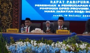 Pjs Gubernur Jambi Sudirman bersama Ketua DPRD Provinsi Jambi