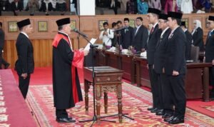 Pengucapan sumpah dan pelantikan pimpinan DPRD Provinsi Jambi