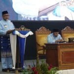 Pjs Gubernur Jambi, Sudirman saat menghadiri rapat paripurna DPRD Tanjung Jabung Timur dalam rangka HUT ke-25 Kabupaten Tanjung Jabung Timur