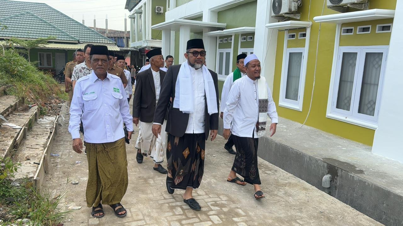 Pjs Gubernur Sudirman menghadiri Peringatan Hari Santri Nasional Provinsi Jambi di Ponpes Darul Arifin Jaluko