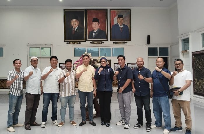 Foto bersama Ketua DPRD Provinsi Jambi dengan DPC Hiswana Migas Jambi