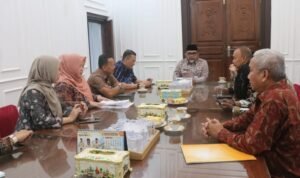 Pjs Gubernur Jambi, saat audiensi Pemanfaatan Cagar Budaya Candi Muaro Jambi bersama tim dari Kemenag RI
