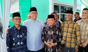 Calon gubernur nomor urut 2 Al Haris saat menghadiri tasyakuran atas ldilantiknya Syarif Fasha menjadi anggota DPR RI