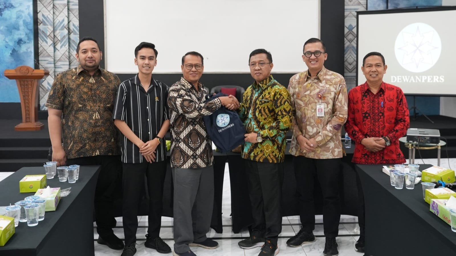 Komisi 1 DPRD Provinsi Jambi saat berkunjung ke Dewan Pers di Jakarta