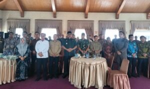 Pjs Gubernur Jambi Sudirman usai rapat koordinasi pemantauan kesiapan Pilkada Serentak di Tanjung Jabung Timur