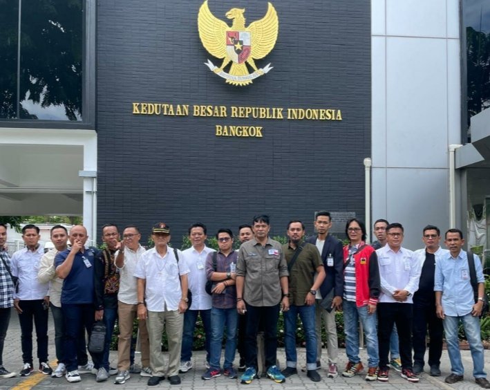 Pengurus SMSI Provinsi Jambi saat berkunjung ke KBRI Bangkok