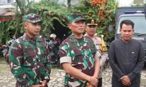 Danrem 042/Garuda Putih Brigjen TNI Heri Purwanto saat memantau pengamanan pleno KPU Bungo