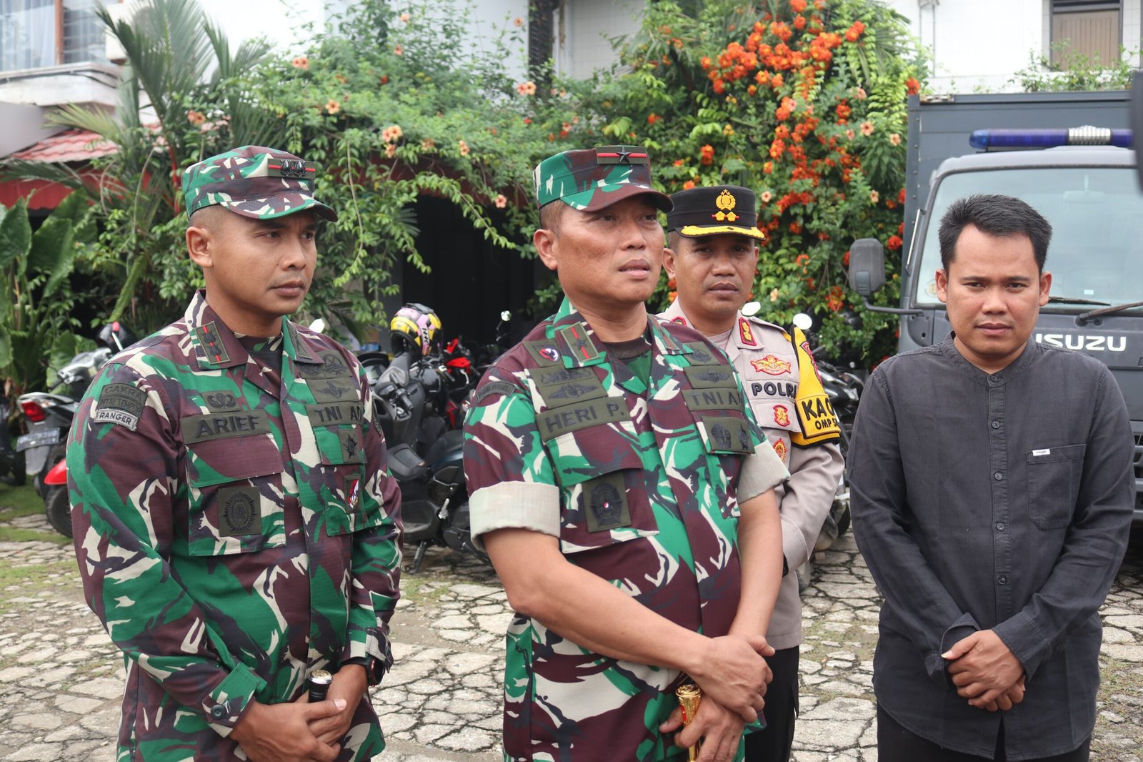 Danrem 042/Garuda Putih Brigjen TNI Heri Purwanto saat memantau pengamanan pleno KPU Bungo