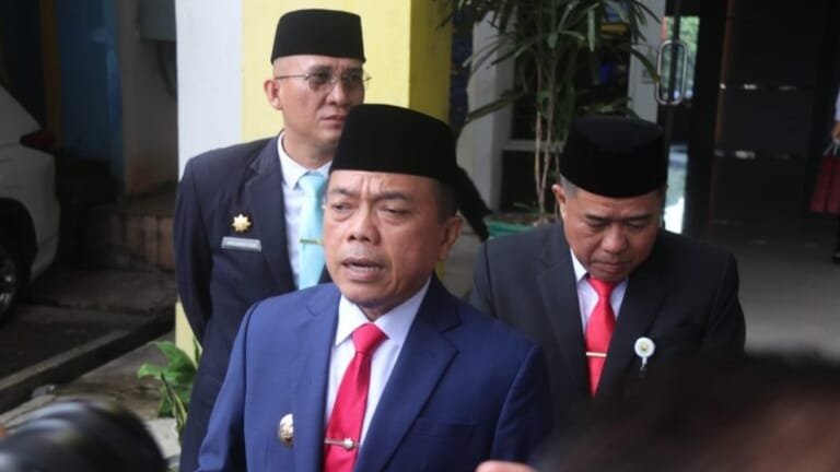 Gubernur Jambi Al Haris