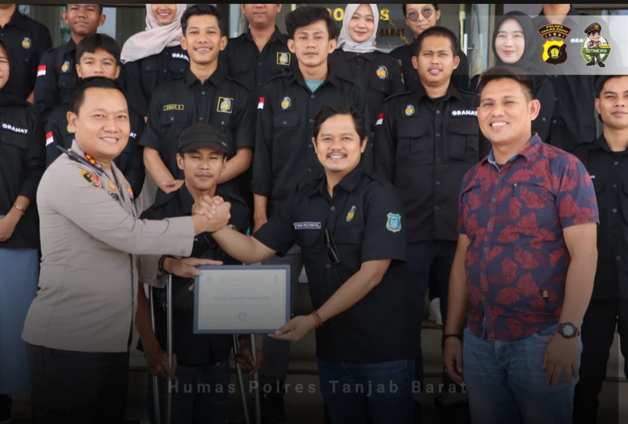 Kapolres Tanjab Barat AKBP Agung Basuki bersama Pengurus DPC Granat