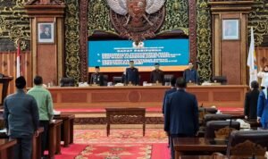 Suasana paripurna DPRD Jambi dengan agenda pengumuman pasangan Al Haris-Abdullah sebagai Gubernur dan Wakil Gubernur terpilih