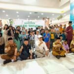 Gubernur Jambi Al Haris bersama ratusan anak yatim saat belanja kebutuhan lebaran