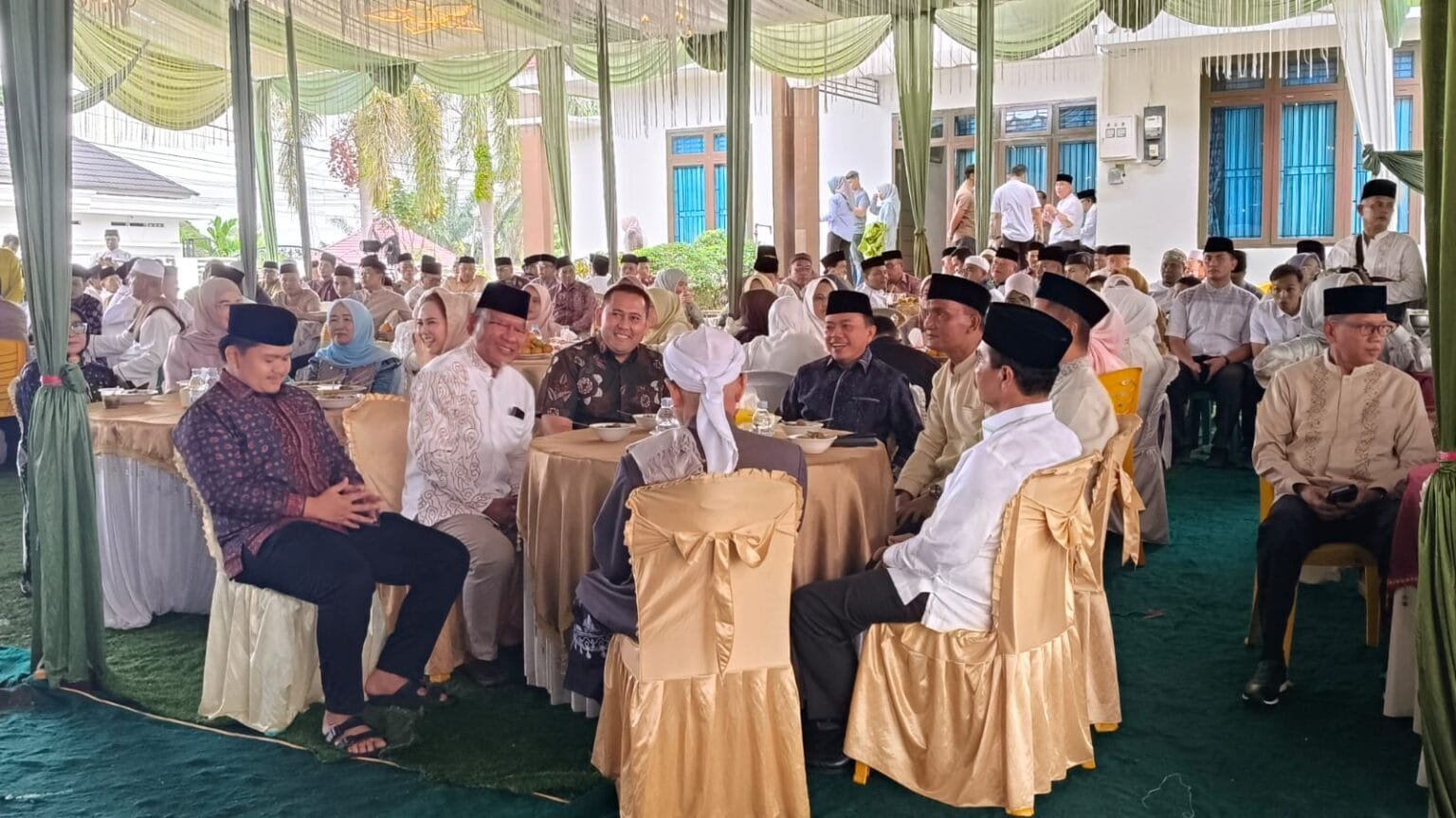 Gubernur Jambi Al Haris saat halal bihalal bersama kepala daerah wilayah barat