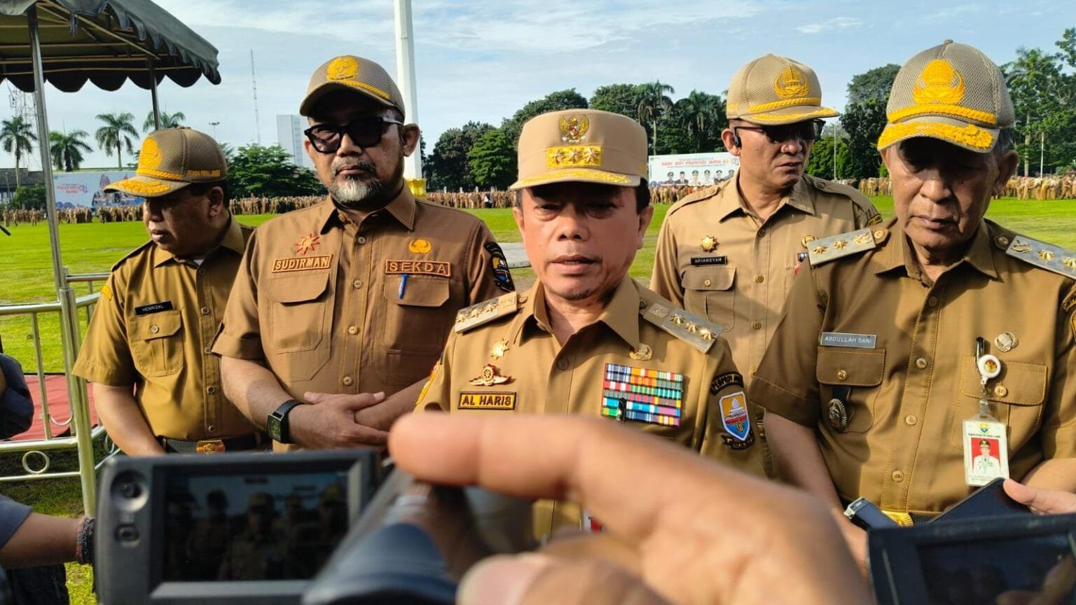 Gubernur Jambi Al Haris usai memimpin apel kedisiplinan ASN dan halal bihalal di lingkup Pemerintah Provinsi Jambi
