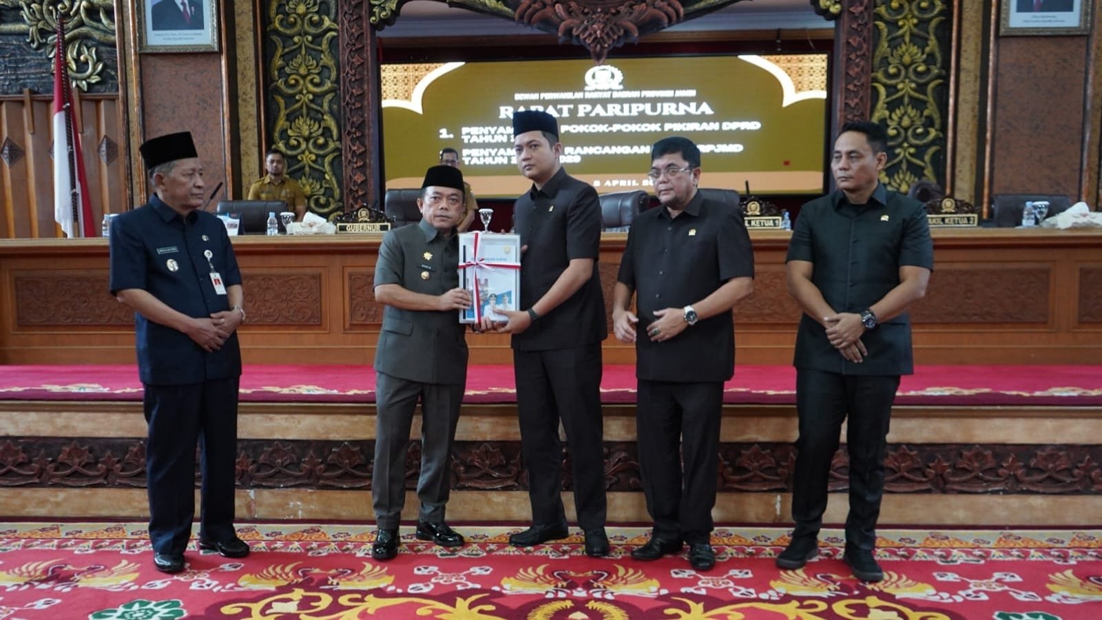 Gubernur Jambi, Al Haris usai menyampaikan Nota Pengantar RPJMD tahun 2025-2029 dalam paripurna DPRD Provinsi Jambi