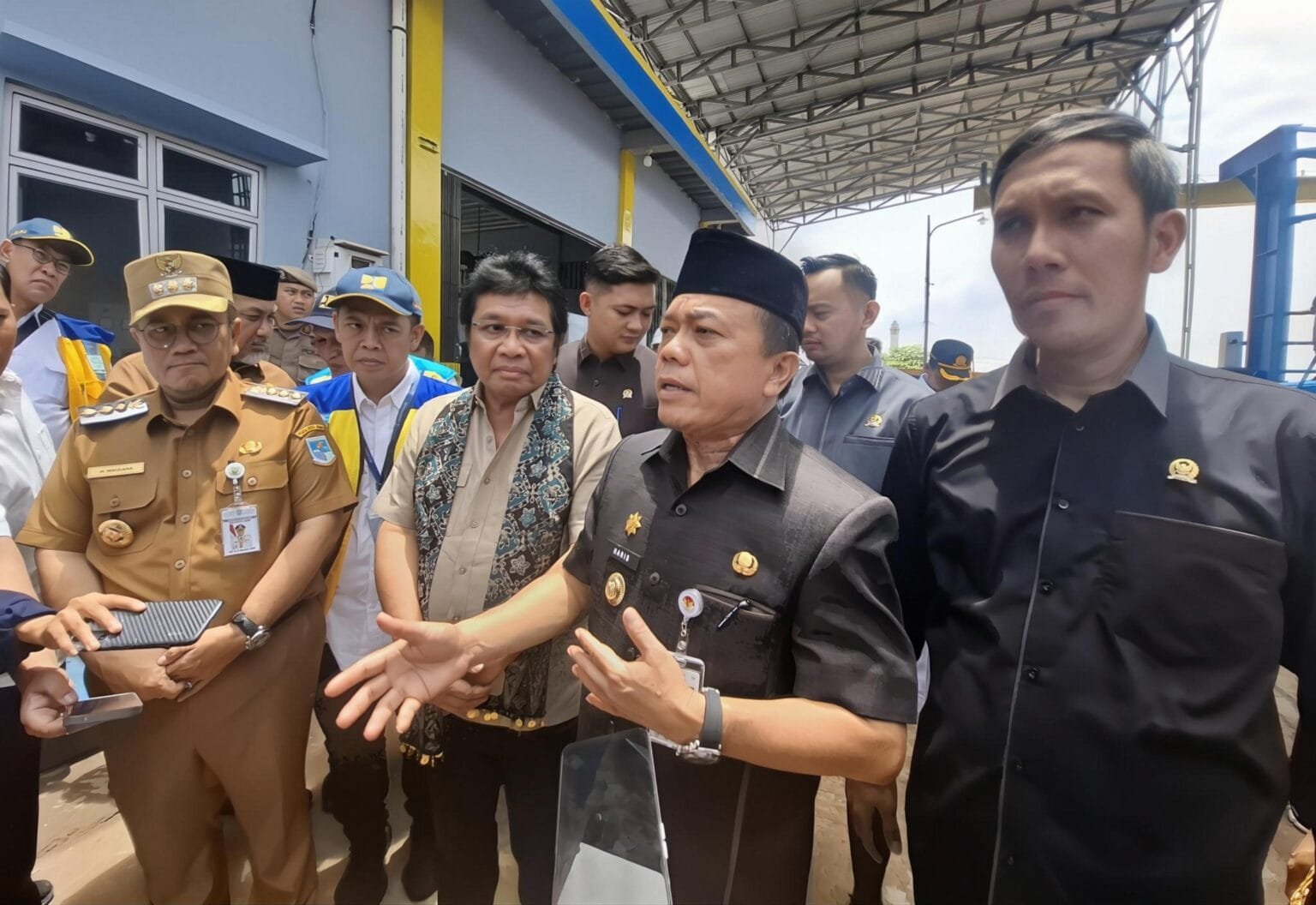 Gubernur Al Haris saat mendampingi Komisi V DPR RI kunker di Jambi