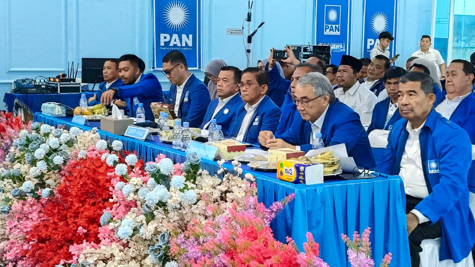 Al Haris bersama pengurus DPP dan DPW PAN Jambi