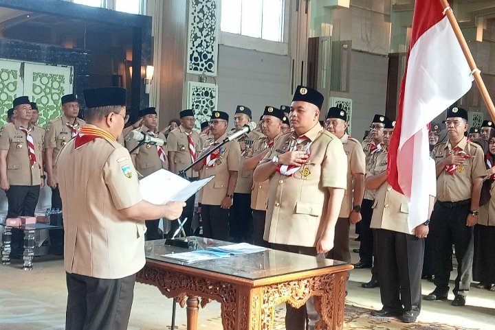 Ketua DPRD Kota Jambi, Kemas Faried Alfarelly saat dilantik menjadi Ketua Kwarcab Pramuka Kota Jambi periode 2022-2027