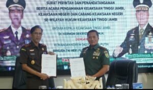 Penyerahan surat perintah dan penandatanganan berita acara pengamanan Kejaksaan Tinggi Jambi dan Kejaksaan Negeri