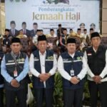 Wagub Abdullah Sani saat pelepasan CJH yang tergabung dalam Kloter 13 BTH Provinsi Jambi