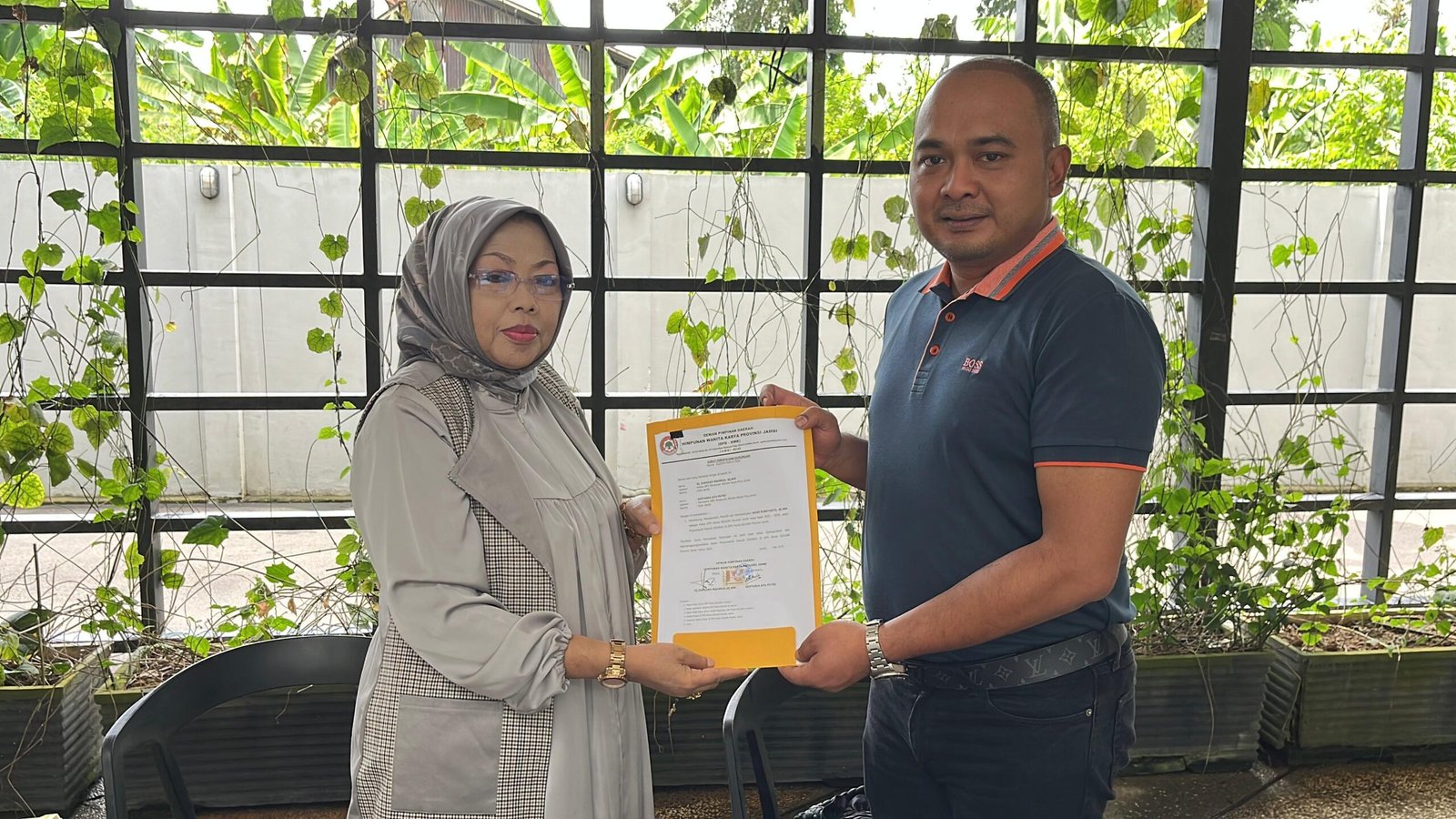 Ketua Himpunan Wanita Karya (HWK) Zuhdiah Mahmud mendeklarasikan dukungan kepada Agus Rubiyanto untuk menjadi Ketua Umum Partai Golkar Provinsi Jambi