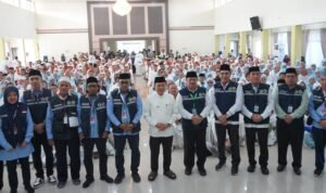 Gubernur Jambi Al Haris saat pelepasan Calon Jemaah Haji (CJH) Provinsi Jambi Tahun 1446 Hijriah/2025 Masehi