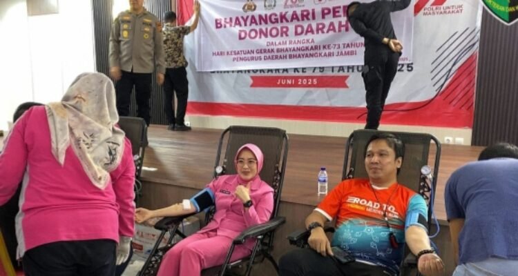 Kegiatan donor darah menyambut HUT Bhayangkara ke-79, yang digelar Polda Jambi