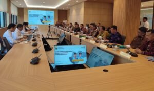 Gubernur Jambi, Al Haris bersama Bupati dan Wali Kota se-Provinsi Jambi saat audiensi dengan Menteri Kesehatan Budi Gunadi Sadikin