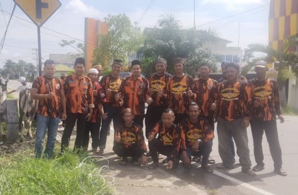 Anggota PP Tanjung Jabung Barat usai penyembelihan hewan kurban